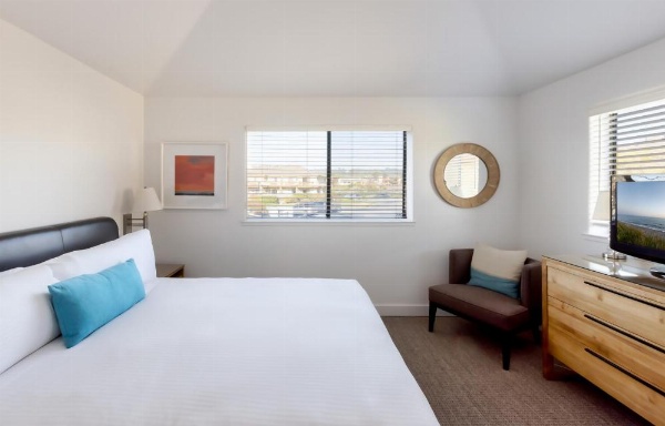 Seascape Beach Resort image 18